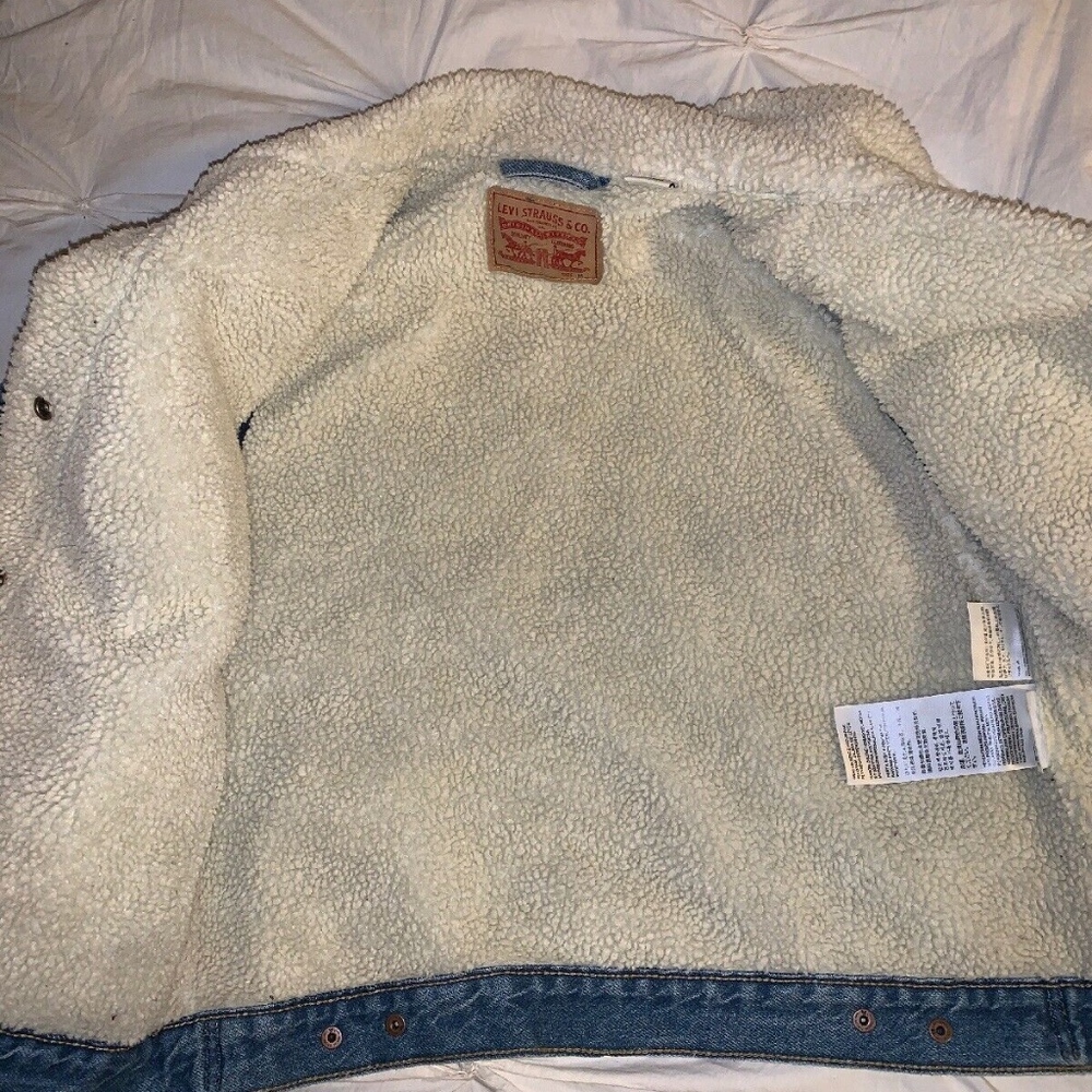 Levis Sherpa Trucker Jacket - Picture 3 of 3